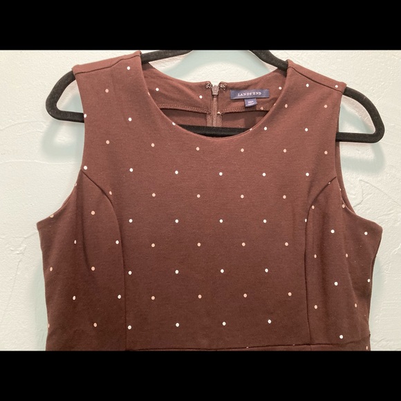 Lands End-it has pockets 
10P
Brown w white/tan polka dots - Picture 3 of 4